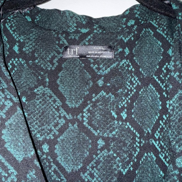 Zara Green/black snake skin print wrap dress - Picture 2 of 3